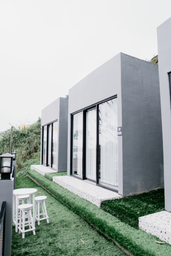 Exterior 10