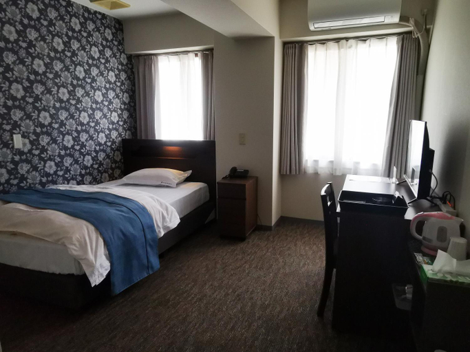 Bedroom 2, Business Hotel Azuma, Hannō