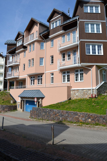 Others 4, Apartmany pod horizontem, Trutnov