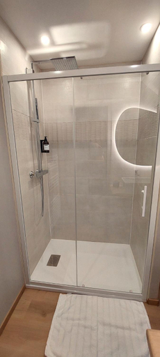 Bathroom, La Lezardiere, Morbihan