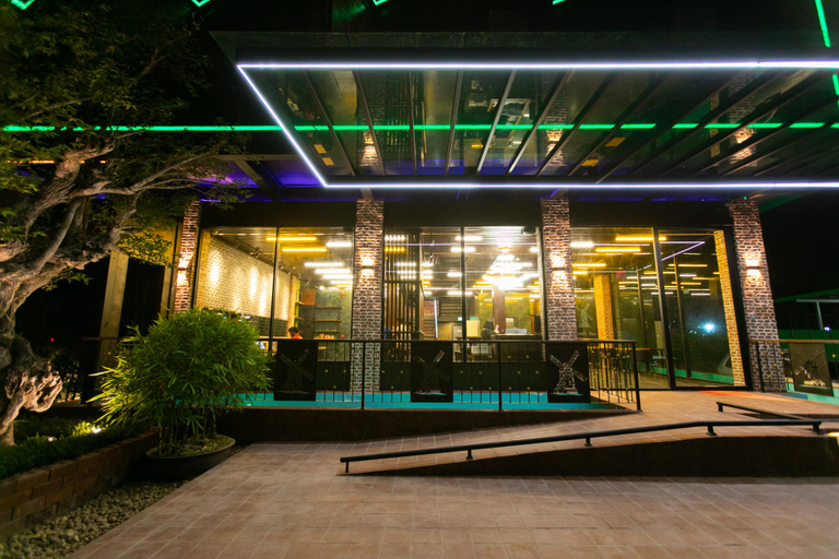 Exterior & Views 21