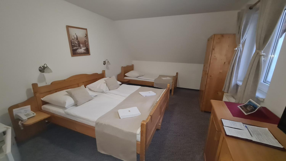 Bedroom, Hotel Koliba, Senec