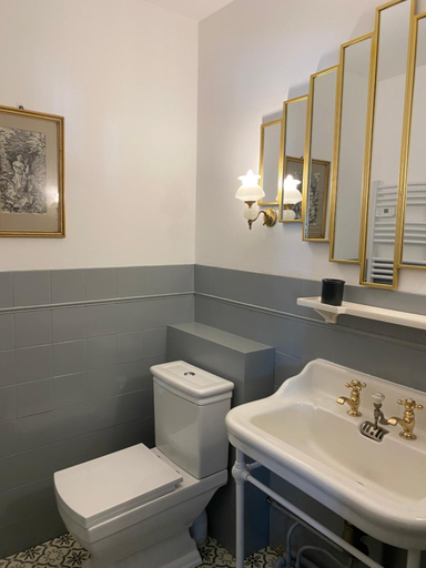 Bathroom 4