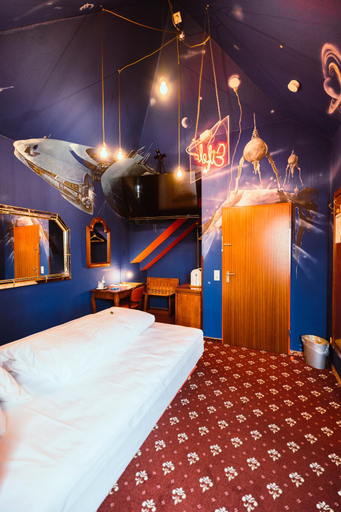 Bedroom 12