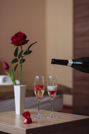Food & Drinks 5, Centrooms Eger, Eger