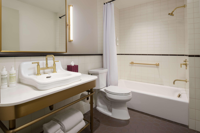 Bathroom 13