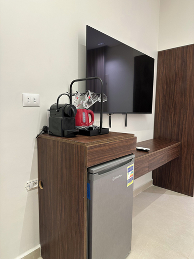 Others 5, Imperial Hotel, 'Abdin