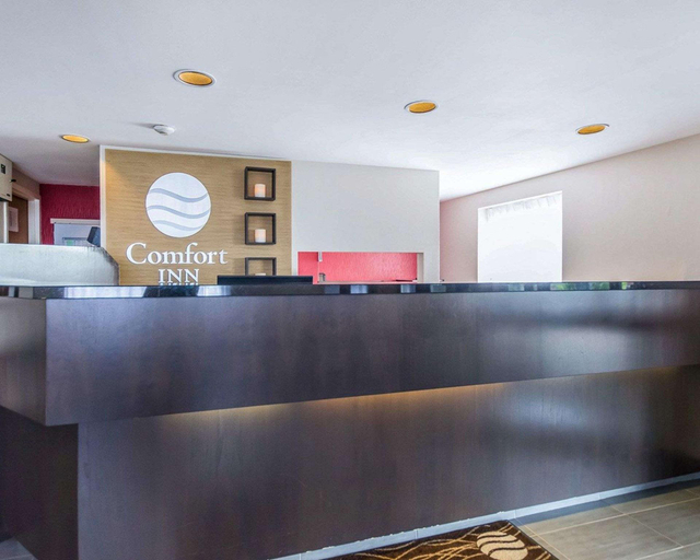 Public Area 2, Comfort Inn Sudbury East, Greater Sudbury