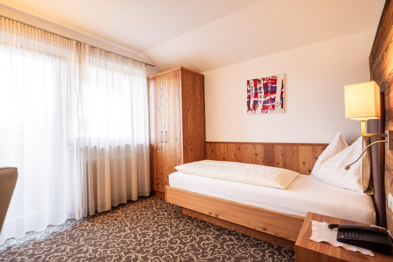Bedroom 2, Garni Jasmin, Bolzano
