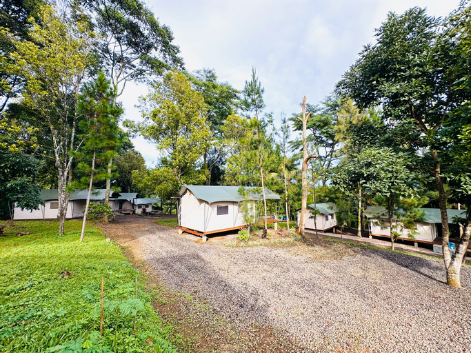 Banyu Pinus Camper Park, Subang