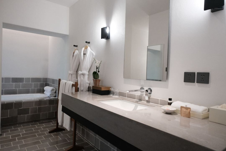Bathroom 5, Resun Resort Hotel Yixing, Wuxi