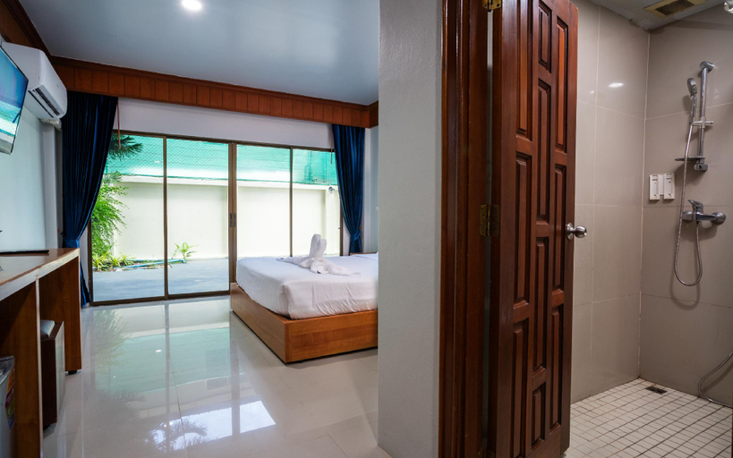 Bathroom 7