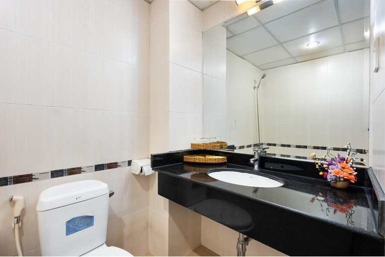 Bathroom 19