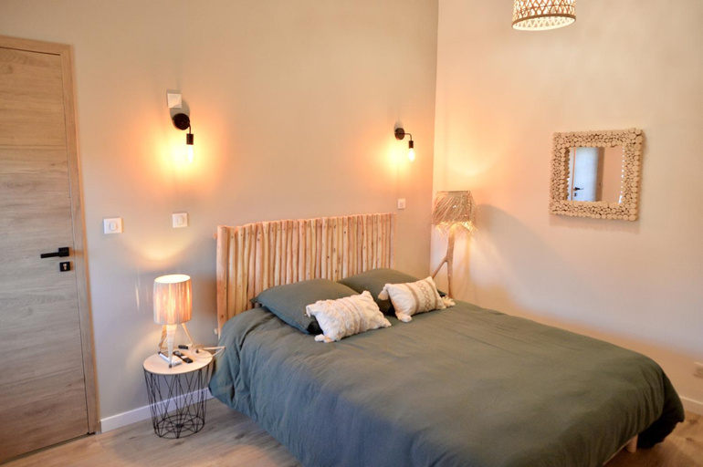 Bedroom 2, LE CLOS ZELIE, Rhône