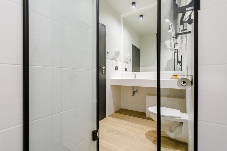 Bathroom 2, Amazonia Hotel, Timisoara