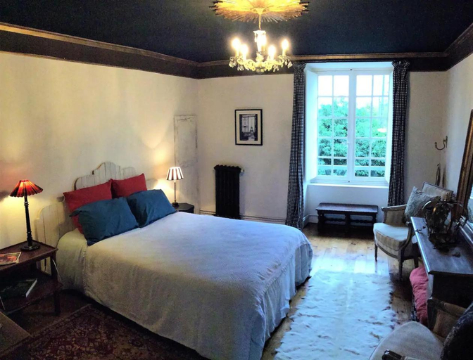 Others 2, La grand' maison, Cher