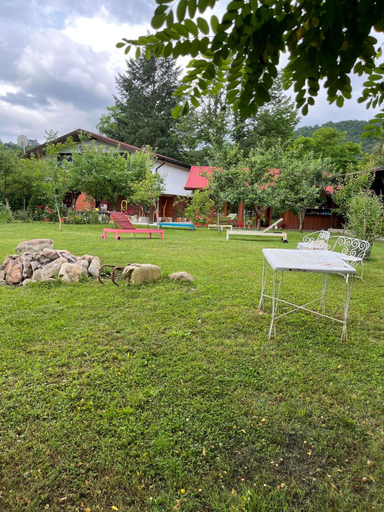 Others 5, Casa de vacanta TARA, Eselnita