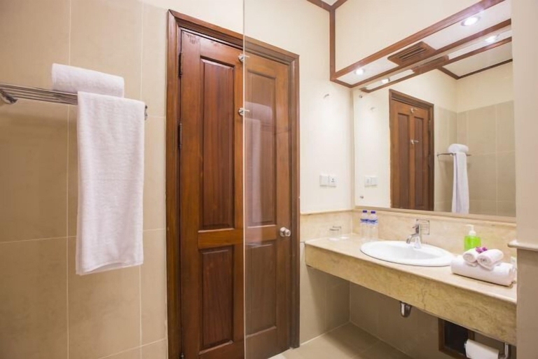 Bathroom 23