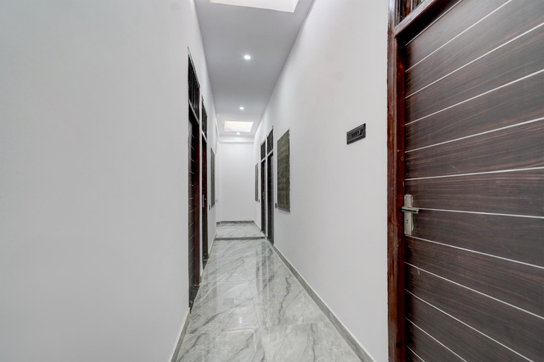 Others 4, Hotel O J S, Unnao