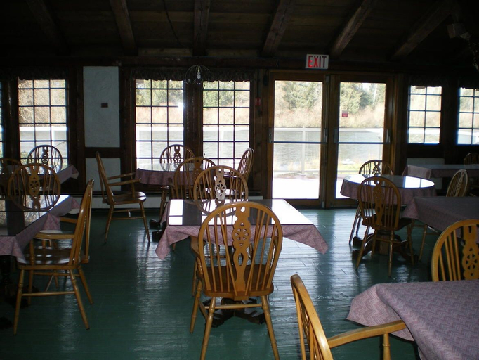 Food & Drinks 5, Campbell River Lodge by Riverside, Comox-Strathcona