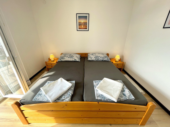 Bedroom 2, Apartman Ivana i Ante 2, Crikvenica