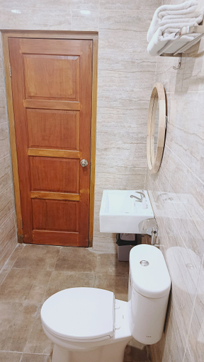 Bathroom 5, PLUM Dreamscape Bhagia Malioboro, Yogyakarta