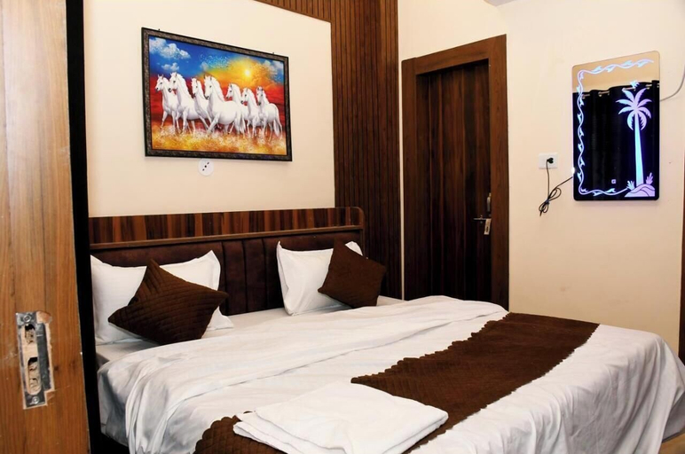 Bedroom 2, Tirupati Balaji Inn Bageshwar Dham, Chhatarpur