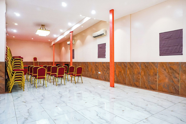 Food & Drinks 4, Fabhotel Rachana Residency, Pune