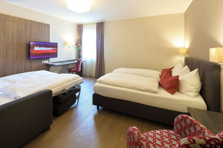 Bedroom 3, Hotel Staffler & Schreiners Restaurant, Dachau