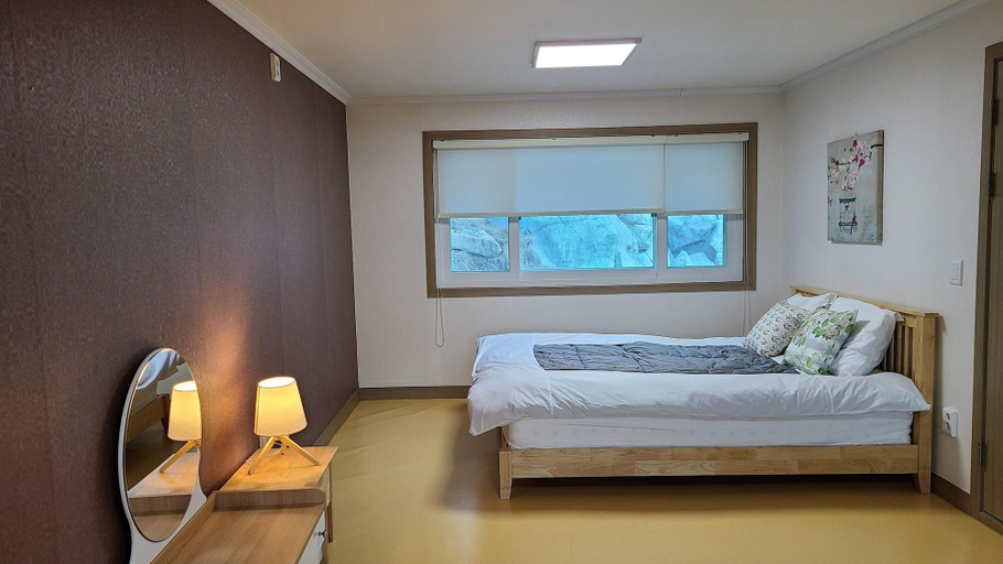 Bedroom 3, Nine Valley Park, Sangju