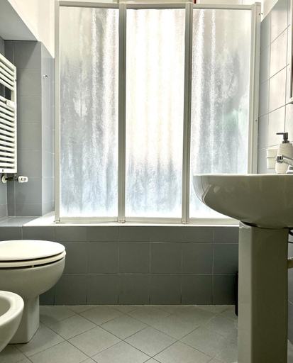 Bathroom 10