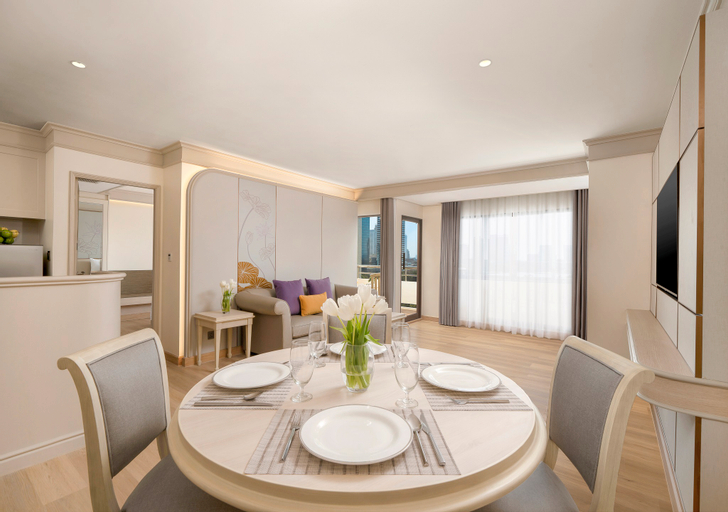 Dining Room 6
