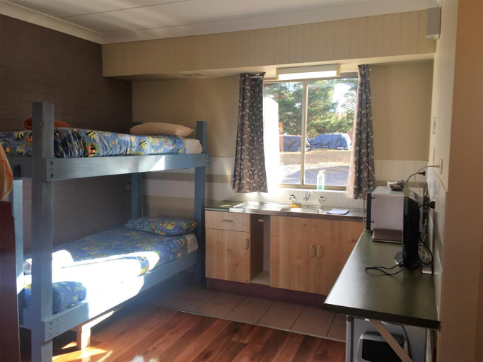Bedroom 2, Snowgate Motel, Snowy River