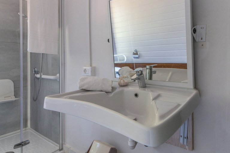 Bathroom 3, Glamping immerso nel verde, Livorno