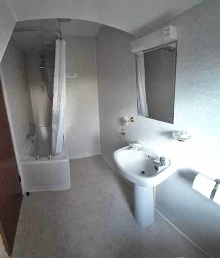 Bathroom 3, Doune Braes Hotel, Eilean Siar