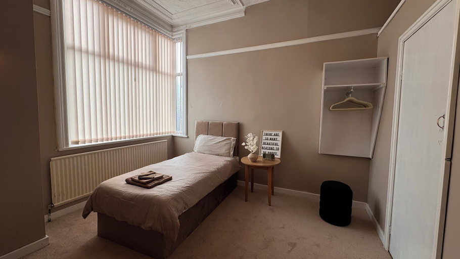 Bedroom 3, Hotel Sofia, Blackpool