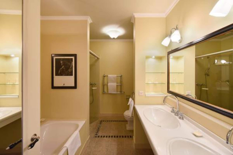 Bathroom 20