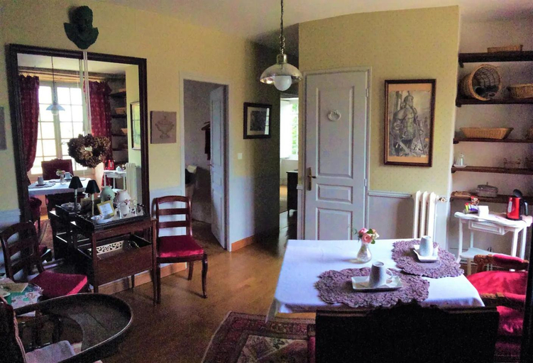 Others 4, La grand' maison, Cher