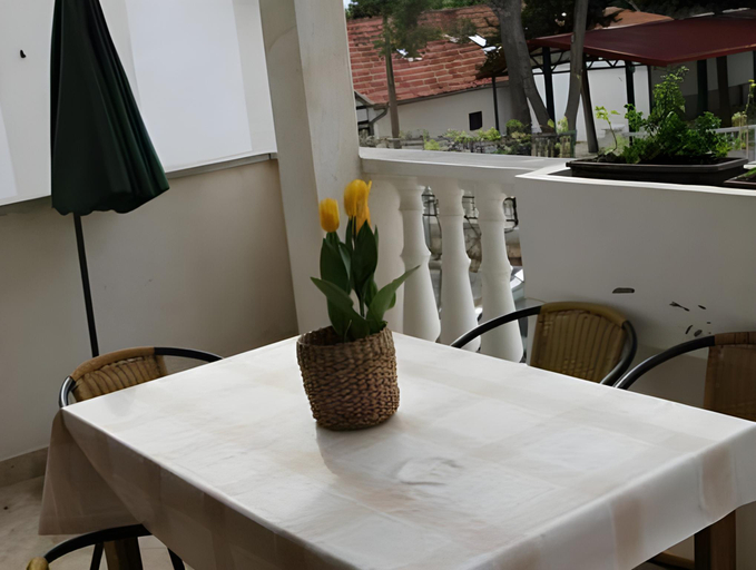 Food & Drinks, Apartments Petrina, Sveti Filip i Jakov