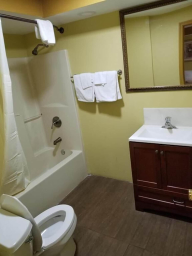 Bathroom 5, Budget Motel, Orange