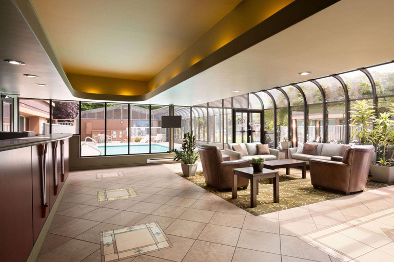 Public Area 2, Days Inn by Wyndham Victoria On The Harbour, Capital