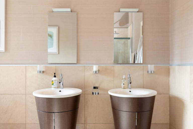 Bathroom, Beautiful Penthouse with terrace, Edinburgh