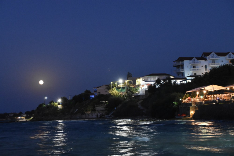 Others 5, Clear Horizon, Ionian Islands