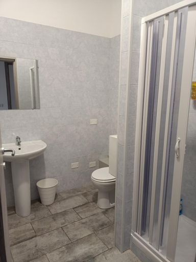 Bedroom 3, Airport Boulevard Guesthouse, Bergamo