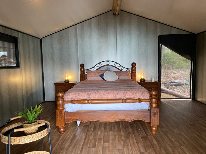Bedroom 2, Lake Brockman Tourist Park - Glamping Tent, Harvey