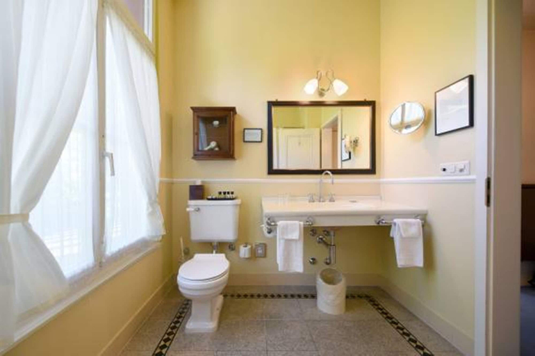 Bathroom 17