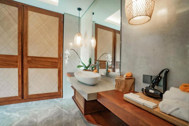 Bathroom 8