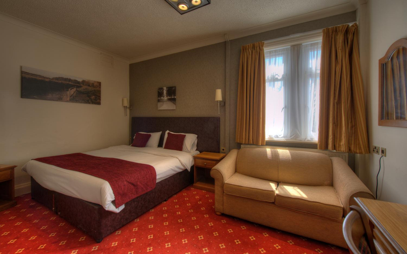 Bedroom 3, Royal Hotel by Good Night Inns, North Lincolnshire