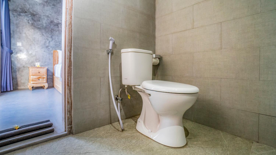 Bathroom 14