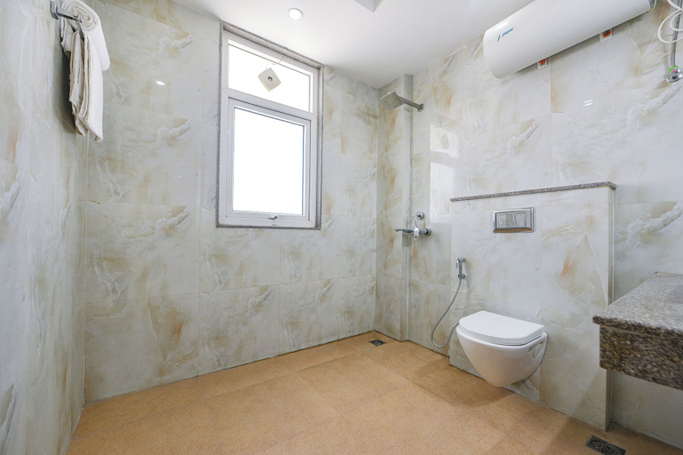 Bathroom 4, Fabhotel Ar Suites, Gurgaon